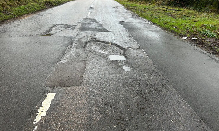 Pothole Partnership to tackle Britains blighted byways_THUMB